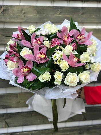 Букет цветов из: Розы и Хризантемы в Марксе