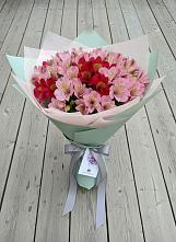 Букет цветов из:  Альстромерии в Марксе
