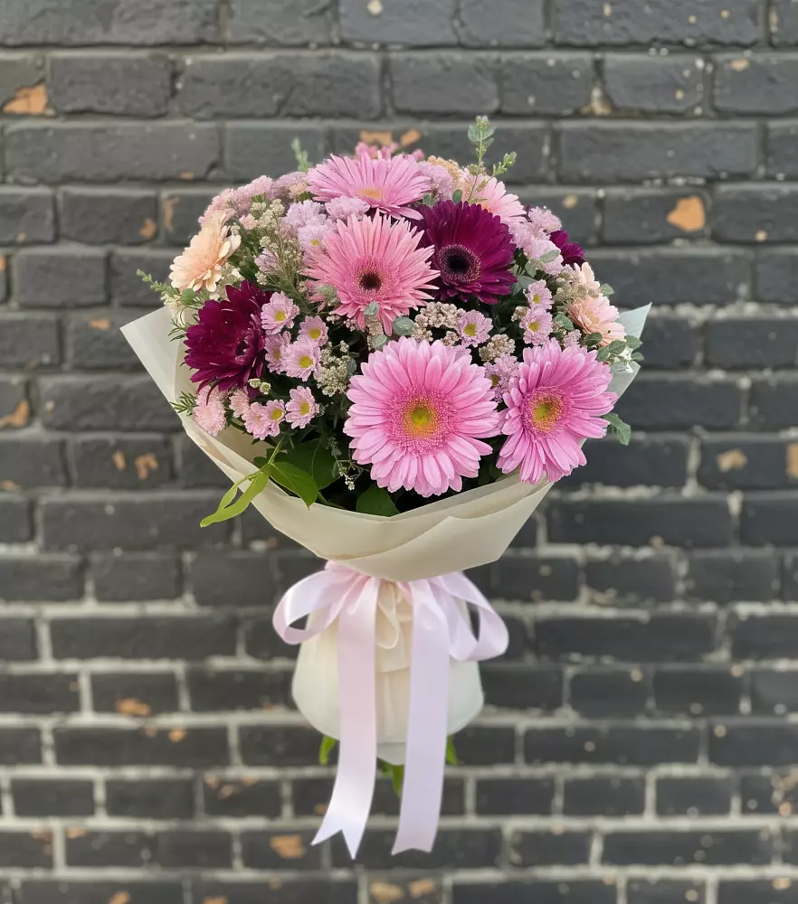 Букет цветов из: Герберы и Хризантемы в Марксе