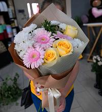 Букет цветов из:  Герберы, Розы и Хризантемы в Марксе