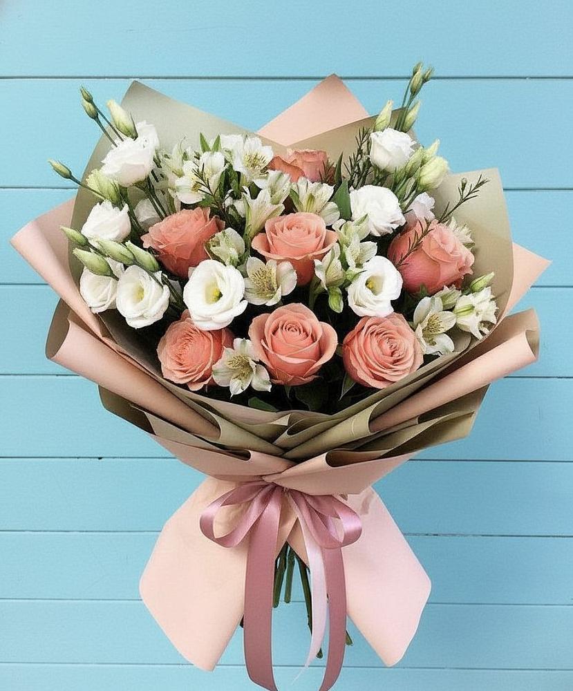 Букет цветов из: Розы, Альстромерии и Лизиантусы в Марксе