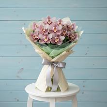 Букет цветов из:  Орхидеи и Розы в Марксе