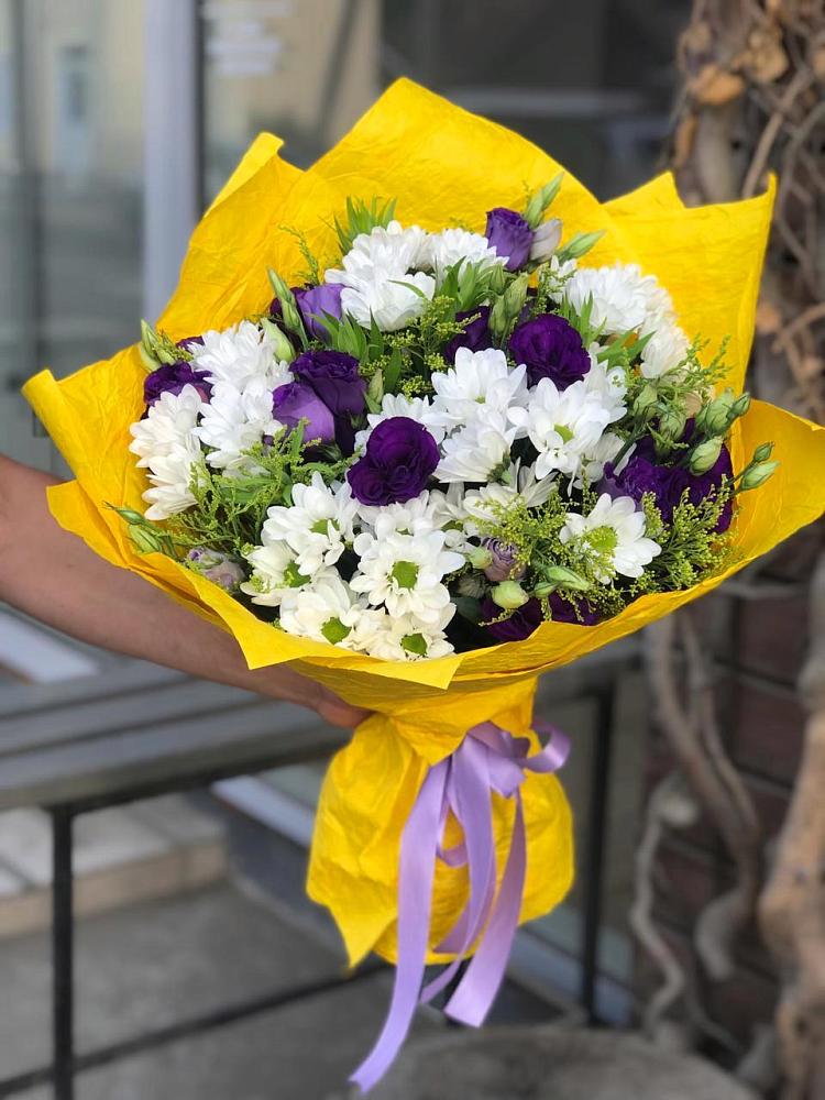 Букет цветов из: Ирисы, Хризантемы и Ромашки в Марксе
