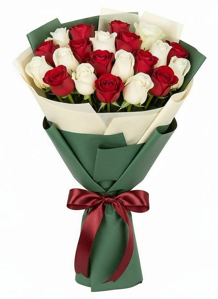 Букет Микс из красных и белых роз в Марксе