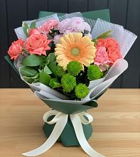 Букет цветов из:  Гвоздики, Розы, Герберы и Хризантемы в Марксе