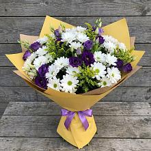 Букет цветов из:  Ирисы, Хризантемы и Ромашки в Марксе