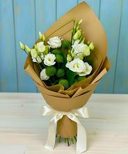 Букет цветов из:  Хризантемы и Лизиантусы в Марксе