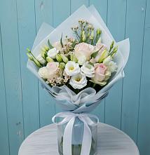 Букет цветов из:  Розы и Лизиантусы в Марксе