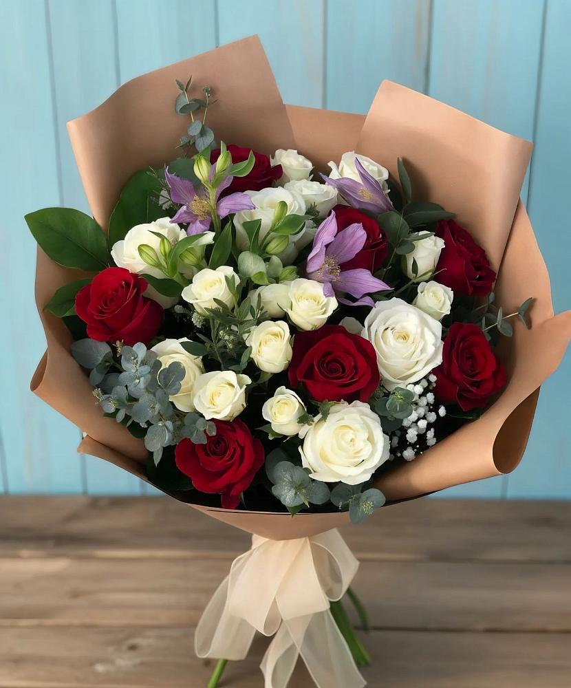 Букет цветов из: Розы и Альстромерии в Марксе